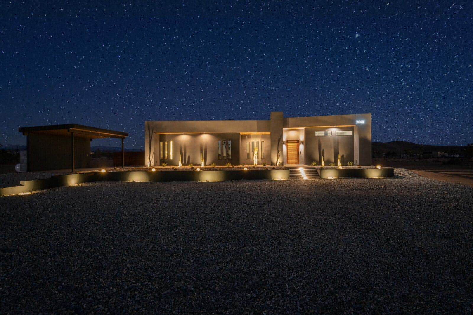 Luxury vacation rental contact — Hideaway